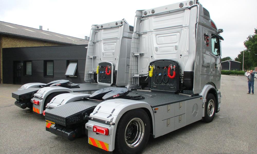 DOT A/S og Thorup Transport har fået to nye Actros L. DOT A/S og Thorup Transport har fået to nye Actros L.