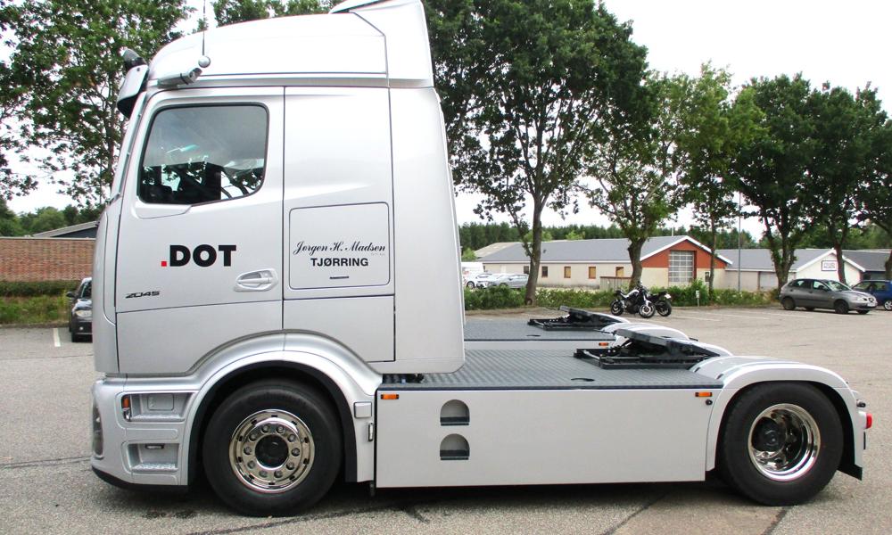 DOT A/S og Thorup Transport har fået to nye Actros L. DOT A/S og Thorup Transport har fået to nye Actros L.