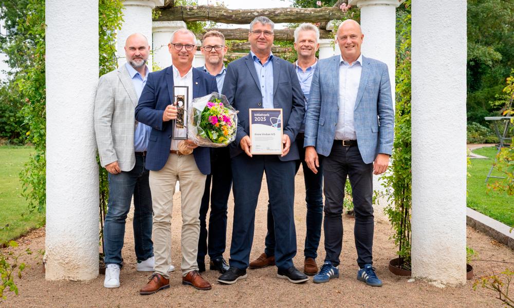 Krone Vinduers hold med Erhverv Hjørrings Initiativpris 2025. Krone Vinduers hold med Erhverv Hjørrings Initiativpris 2025.