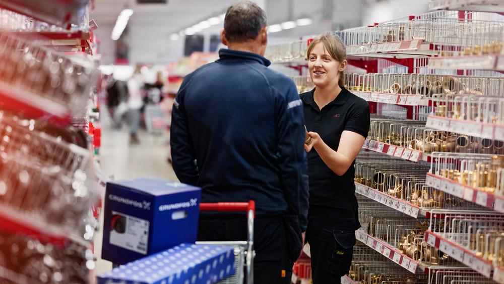 AO udnytter sin centrale position på markedet til at tage dialogen med aktører i værdikæden og lytter til deres kunders behov. AO udnytter sin centrale position på markedet til at tage dialogen med aktører i værdikæden og lytter til deres kunders behov.