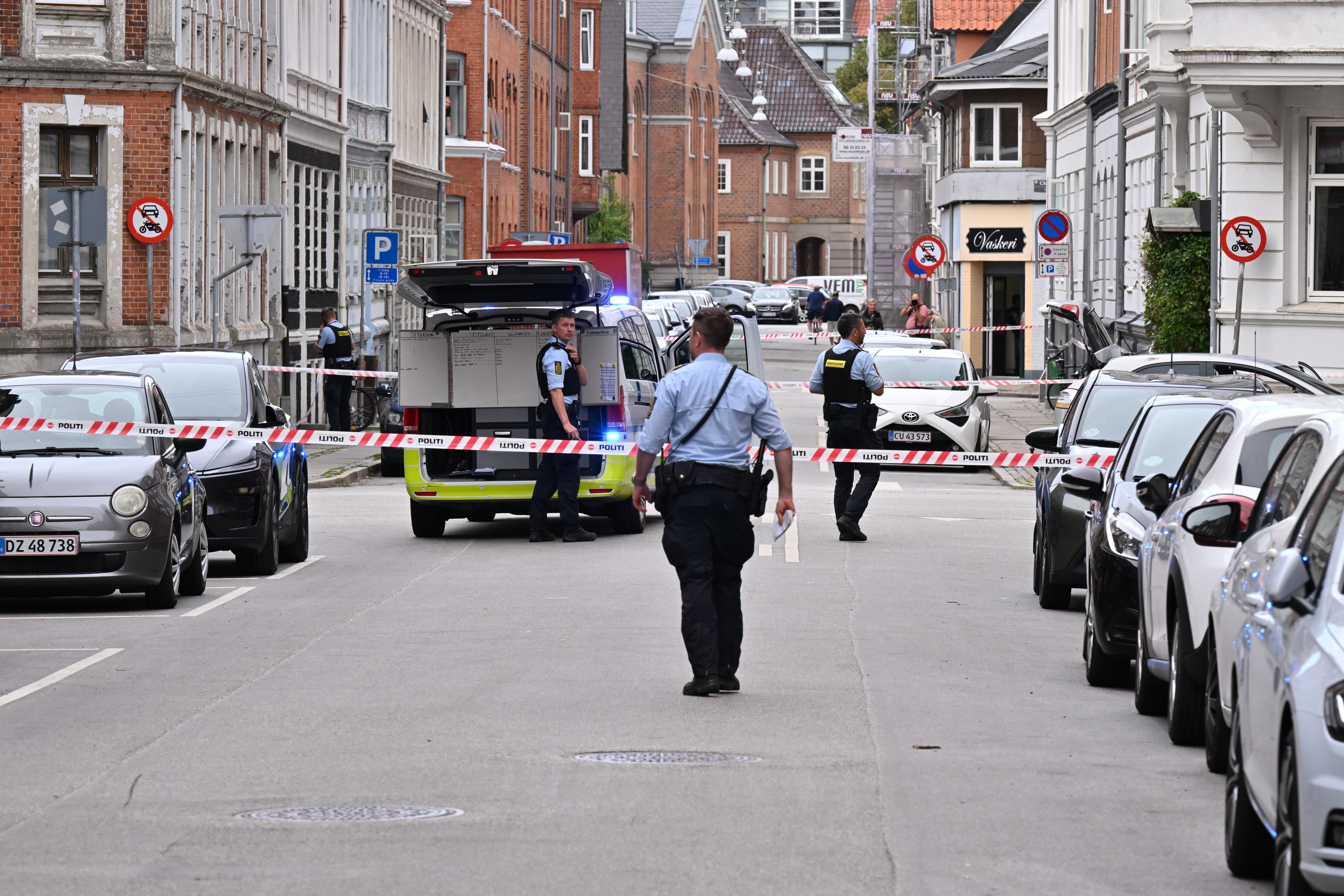 Angreb på åben gade med macheter er nærmest bandernes kendetegn