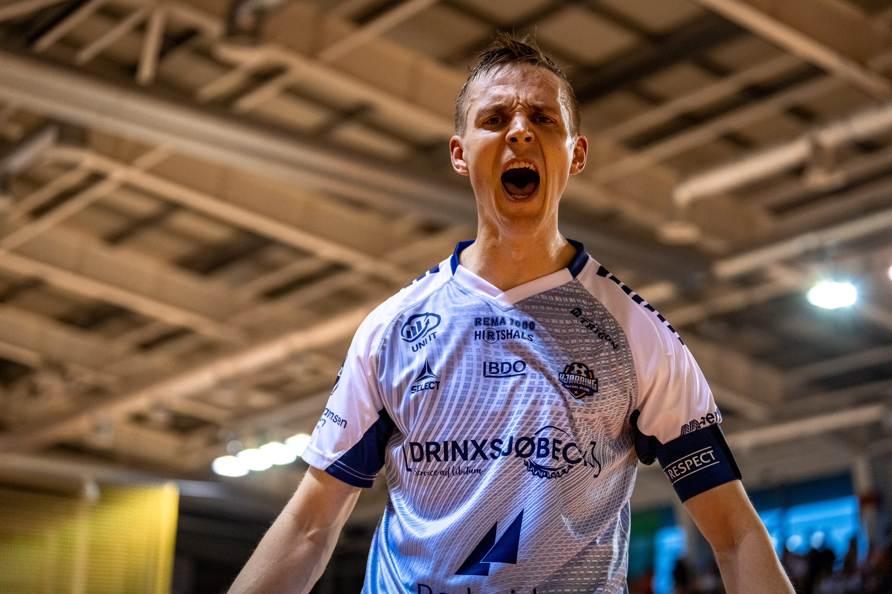 Kaptajnen gik forrest i overraskende Champions League-avancement: Fejret med øl og solid bytur