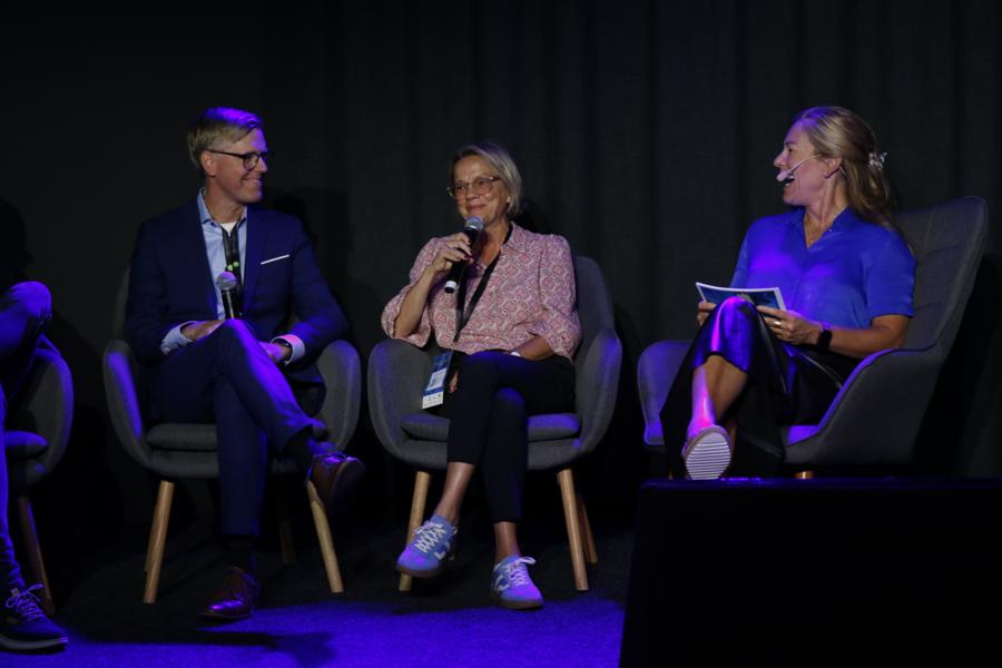 Lotta Eriksson, vd Custitude, diskuterade hur man får bra NKI med bland annat Jörgen Furberg, butikschef Stora Coop Norrböle. Lotta Eriksson, vd Custitude, diskuterade hur man får bra NKI med bland annat Jörgen Furberg, butikschef Stora Coop Norrböle.