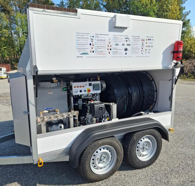Flexi Heater MIDI 750H er en ny hybrid teletiner i Midi-serien. Den kan kjøres på strøm (3-fas 400 V), diesel eller HVO – og i kombinasjon (hybrid). Maks varmeeffekt opptil 130 kW ved kombidrift. Flexi Heater MIDI 750H er en ny hybrid teletiner i Midi-serien. Den kan kjøres på strøm (3-fas 400 V), diesel eller HVO – og i kombinasjon (hybrid). Maks varmeeffekt opptil 130 kW ved kombidrift.