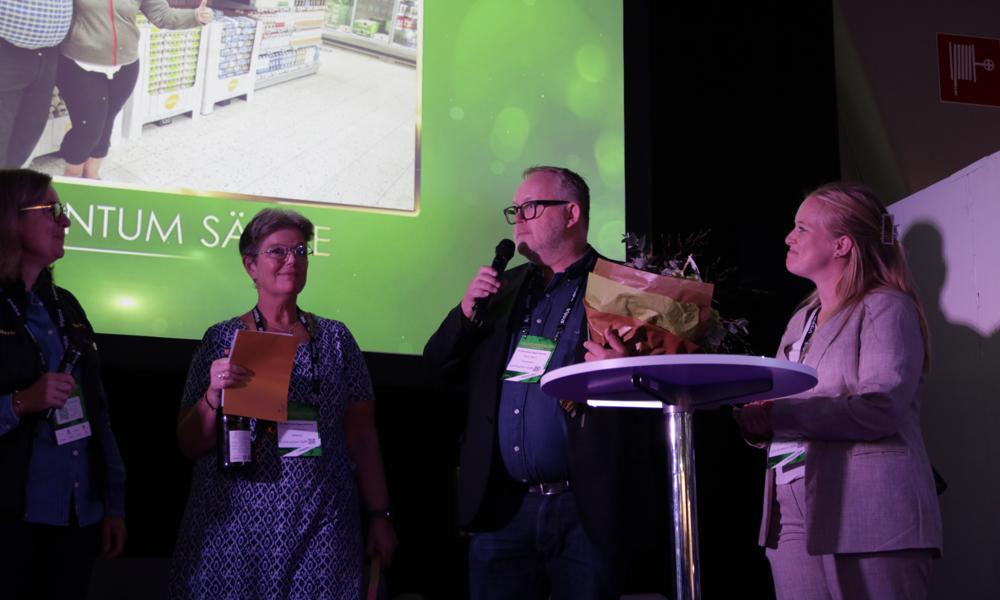 Vinnarna av årets äggavdelning. Vinnarna av årets äggavdelning.