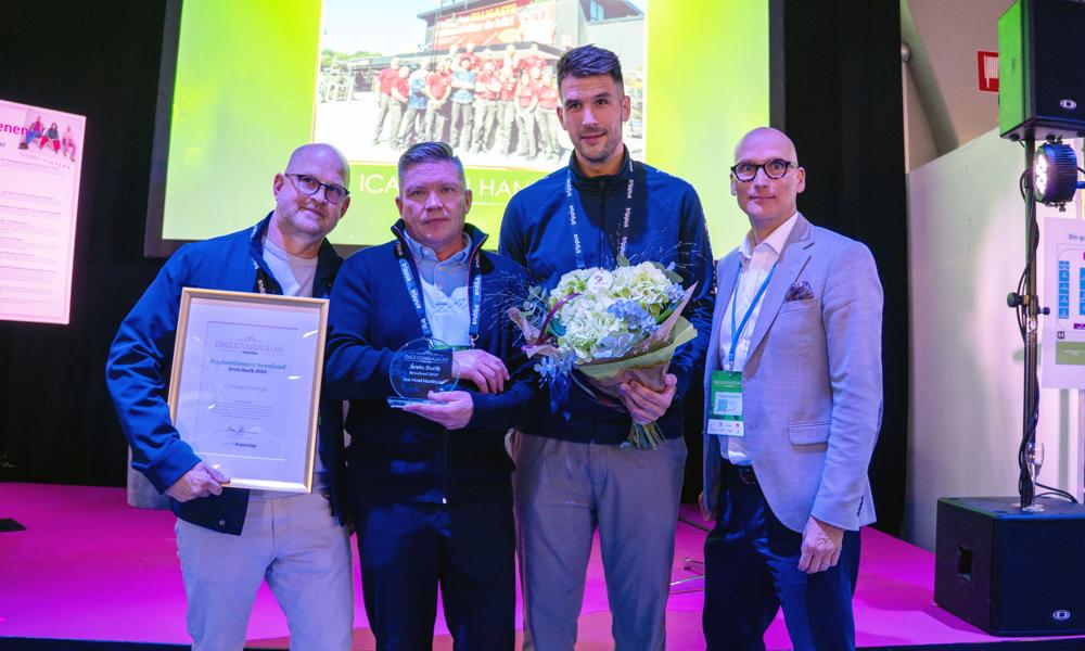 Ica Maxi Haninge är Årets butik i Svealand. Strongpoints Andreas Carlberg delade ut priset. Ica Maxi Haninge är Årets butik i Svealand. Strongpoints Andreas Carlberg delade ut priset.