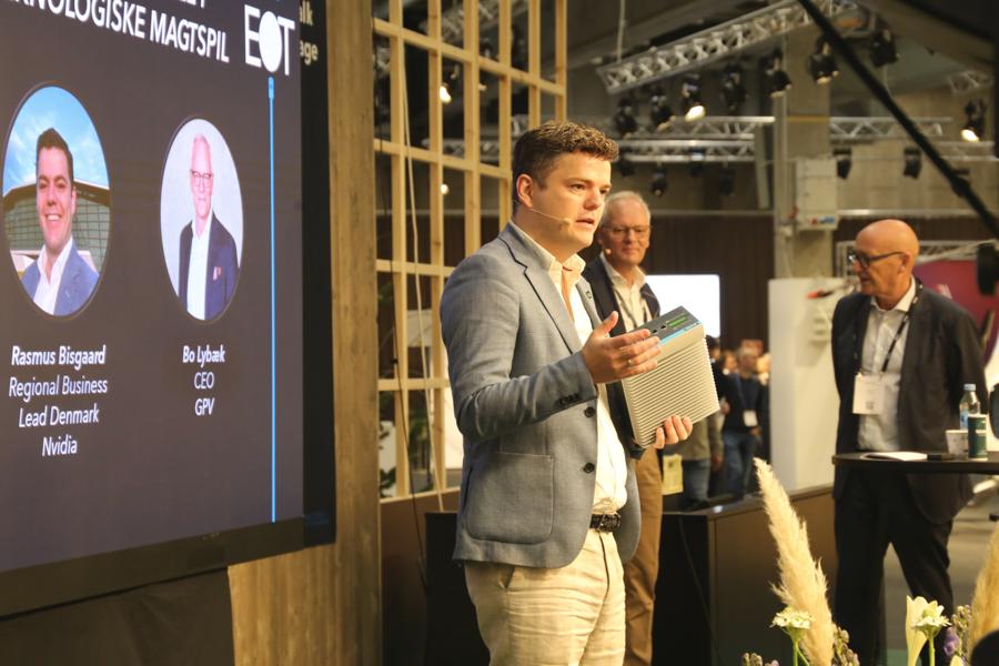 Rasmus Bisgaard, regional business lead Denmark hos Nvidia, mener at tempoet i AI-investeringer skal øges markant hos Europas virksomheder. Rasmus Bisgaard, regional business lead Denmark hos Nvidia, mener at tempoet i AI-investeringer skal øges markant hos Europas virksomheder.