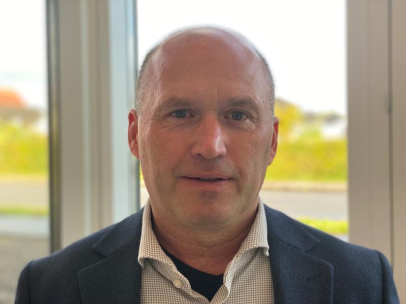 - Jeg tror, det handler om et stort fokus på effektiviseringer og på at gøre de rigtige ting, vurderer René Østergaard, direktør i Vinduesindustrien, om branchens øgede resultater. - Jeg tror, det handler om et stort fokus på effektiviseringer og på at gøre de rigtige ting, vurderer René Østergaard, direktør i Vinduesindustrien, om branchens øgede resultater.