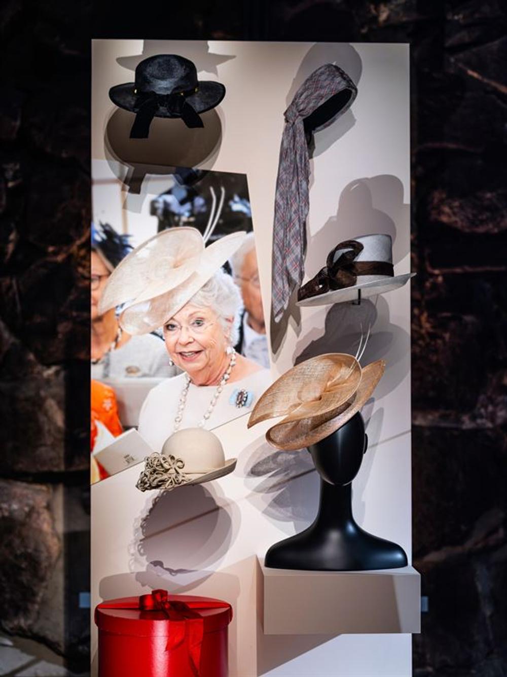 Hatt couture – kungligt hattmode i Livrustkammaren. Hatt couture – kungligt hattmode i Livrustkammaren.