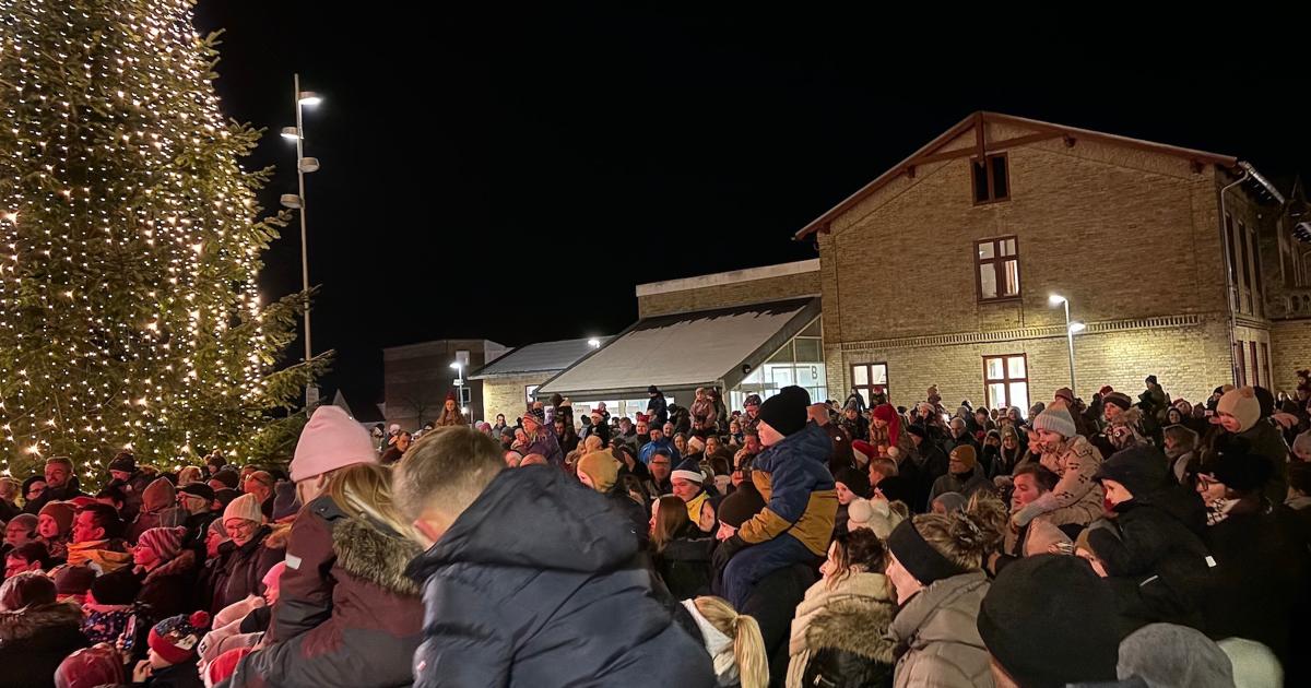 Alle kan være med til at pynte det store juletræ | Brønderslev LigeHer.nu