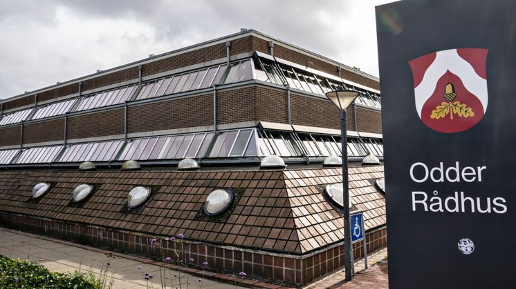 Revne i betonen har holdt østjysk rådhus lukket i snart en uge ...