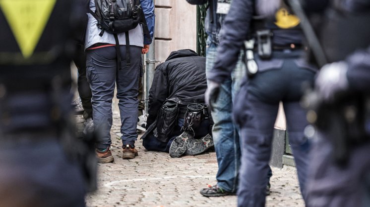 Side Slag Pressefotografer blev slået med politistave under demonstration ...