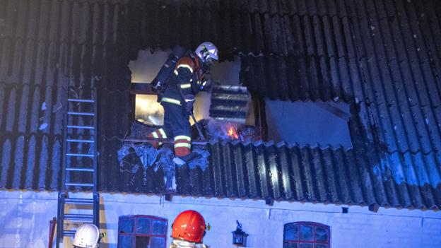 Gårdbrand på Fuglsangsvej 9 ved DybvadFoto: Kurt Bering <i>Kurt Bering</i>