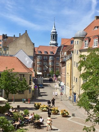 Genåbningen af Gaden og nu tre sogne er en konsekvens af, at smittetallene fortsat falder i Aalborg. Foto: Katrine Schousboe