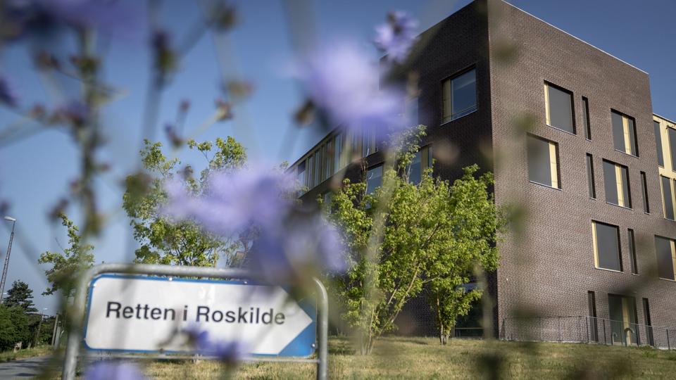 Retten i Roskilde skal til november afgøre, om ejeren af et VVS-firma gjorde sig skyldig i hvidvask af 49,3 millioner kroner. (Arkivfoto)