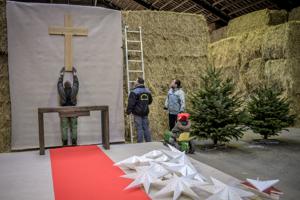 Præst rykker ind i stald juleaften: Giver mulighed for at samle alle kirkegængere på én gang