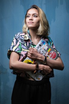 Siden hun var 17 år, har queer-aktivisten Khawla Bouaziz kæmpet for LGBT+-personers rettigheder i Tunesien. I dag er hun forperson i Mawjoudin, en af Tunesiens mest aktive LGBT+-organisationer, der samarbejder med LGBT Danmark. Fotos: Martin Thaulow og Nicola Lanciotti - Good People <i>Photo by Martin Thaulow & Nicola</i>