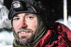 Fem soldater klarer sig i 30 minusgrader og uden sol: Julen blev fløjet fra Aalborg til Grønland