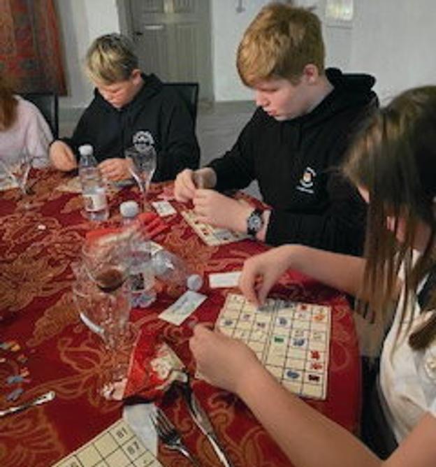 Til enhver julefest hører der et bankospil til. Privatfoto