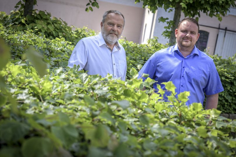 Henrik Hougaard (til venstre) har ansat Andreas Heegaard Christiansen til at drive godserne Skaarupgaard og Eskjær. Foto: Martin Damgård