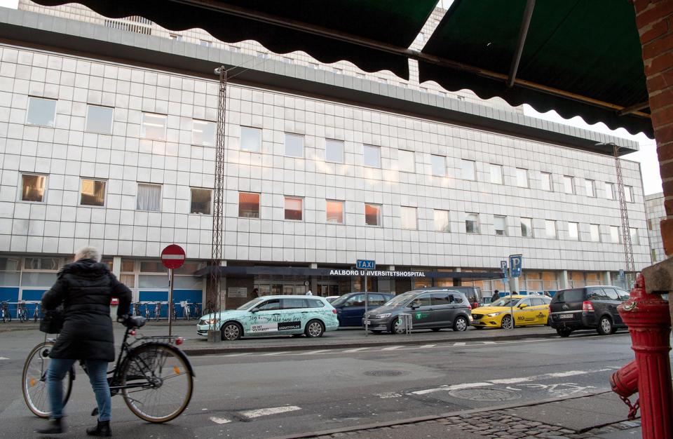 En række centre for kønsskifte på danske hospitaler oplever et overraskende stort pres i disse år, og tendensen ser bestemt ikke ud til at løje af. Et af centrene har hjemme på Aalborg Universitetshospital i Reberbansgade i Aalborg. <i>Foto: Henrik Bo</i>