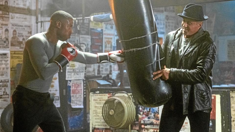 Filmens to hovedpersoner - den unge bokser Adonis (Michael B. Jordan) og den garvede træner Rocky (Sylvester Stallone).