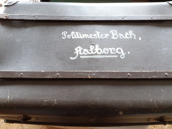 Der er ingen tvivl om, hvem kufferten har tilhørt. Privatfoto