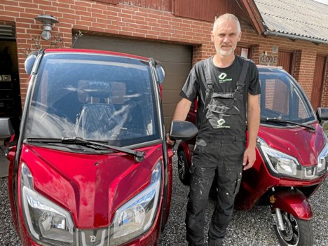 René Sørensen har selv investeret i et par kabine-scootere. Foto: Jesper Bøss