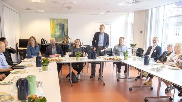 Borgmesteren i Brønderslev Kommune, Mikael Klitgaard (V), åbnede mødet med en tale, hvor samarbejde var et vigtigt tema. Foto: Henrik Louis <i>Foto:Henrik Simonsen</i>