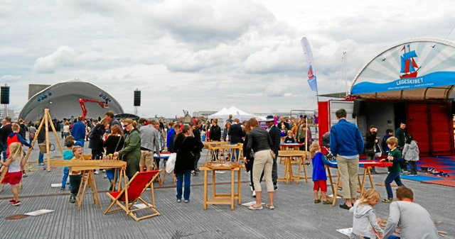Legeskibet ankrer i forbindelse med Havnebyfesten op på Solvang og inviterer både store og små legesjæle på familievenlig underholdning. Privatfoto