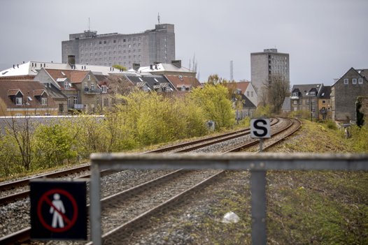 Er Sygehus Nord grunden bare en træls grund langs jernbanen? Foto: Lars Pauli <i>Foto: Lars Pauli</i>