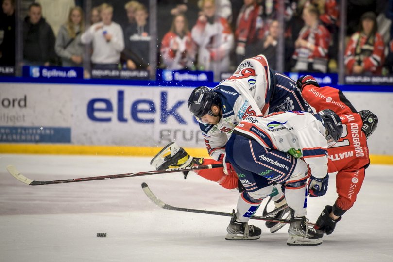 Der var smæk på, da Aalborg Pirates bød Frederikshavn White Hawks indenfor til det første nordjyske derby med tilskuere i over halvandet år.