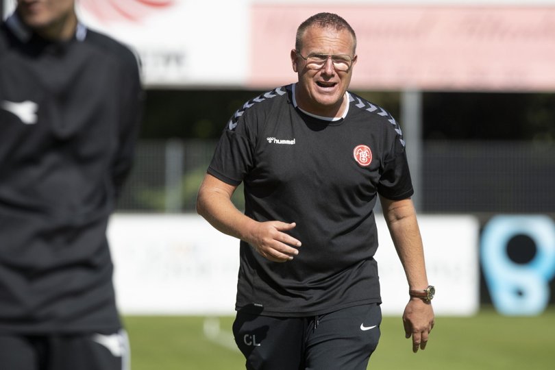AaB-træner Claus Larsen var træt af, at man ikke fik point. Arkivfoto: Henrik Bo. <i>Foto: Henrik Bo</i>