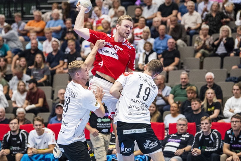 Aron Pálmarsson nåede at score tre mål i onsdagens kamp mod Ringsted, inden han måtte udgå med en skade. Arkivfoto: Henrik Bo <i>Foto: Henrik Bo</i>