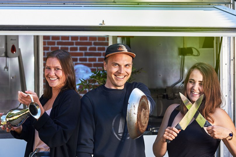 VeganDóttir ejes og drives af Paula Uspenski (venstre), Rasmus Raspel (midten) og Kolbrún Gunnarsdóttir (højre). Privatfoto.