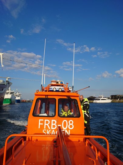 Redningsbåden FRB-08 var i aktion ud for Skagen Havn tidlig torsdag morgen. Foto: Skagen Redningsstation