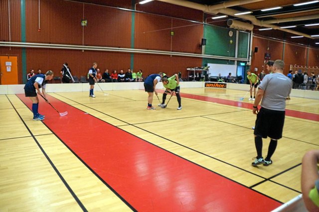 Tre floorball-atleter fra VI-KA Thisted er udtaget til det danske floorballhold. Her er VI-KA Thisted-holdet i Malmø i 2020. Privatfoto