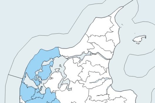 I de blå områder - blandt andet Thy og Mors - er der risiko for skybrud fra i nat og frem til torsdag formiddag, varsler DMI. Grafik: DMI