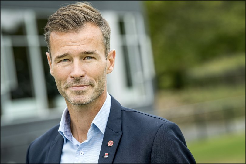 AaB's direktør, Thomas Bælum, mener, at klubben snuser til dens erklærede mål. Arkivfoto: Lars Pauli