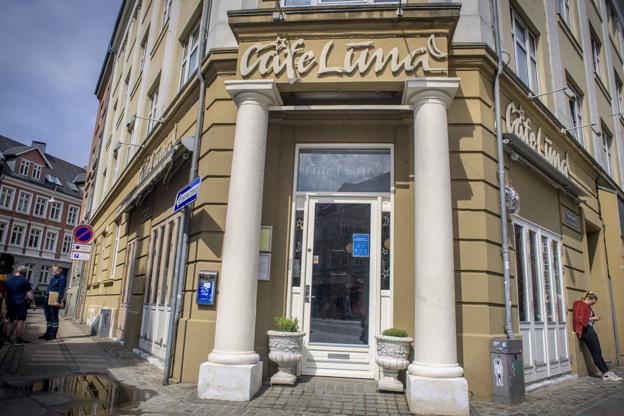 Café Luna på Boulevarden er en af byens ældste caféer, men har her i 2021 fået nye ejere. Foto: Martin Damgård