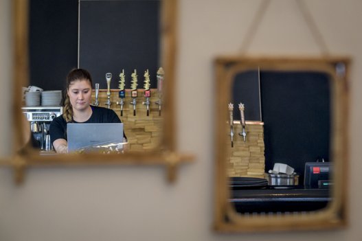 Nana Boje Carlsen blev 1. marts i år medejer af Café Luna, som nu har lukket ned på grund af underbemanding. Foto: Martin Damgård