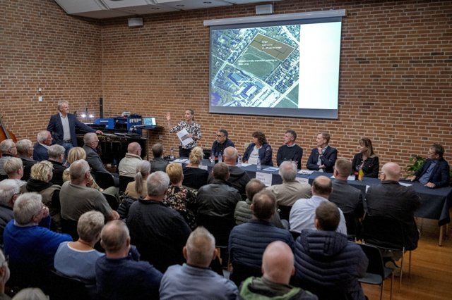 Der var stor interesse for at deltage i et borgermøde om Stadiongrundens fremtid. Foto: Lars Pauli