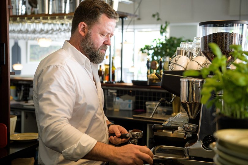Restauratør Thomas Schlichting kan foreløbig fortsætte med No1 Bistro & Café som hidtil. Arkivfoto: Bo Lehm