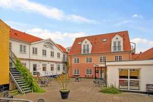 Hotel Marinella i Lønstrup er solgt - se hvem der har købt det historiske hotel