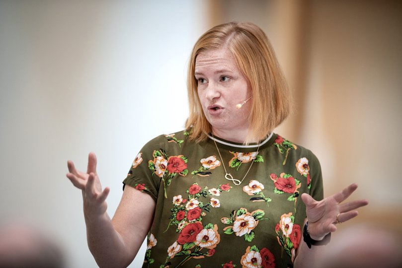 Akutsygeplejerske Tanja Rejmer Hammer gik fra det omvendte vælgermøde med et konkret løfte fra Regionsrådsformand Ulla Astman (S) i forhold til de dokumentationskrav, der plager hende og kollegerne. Foto: Torben Hansen