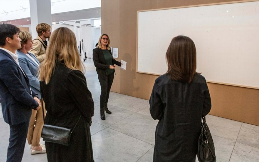 De tomme billedrammer har vakt stor opsigt. Foto: Niels Fabæk/Kunsten Museum of Modern Art Aalborg