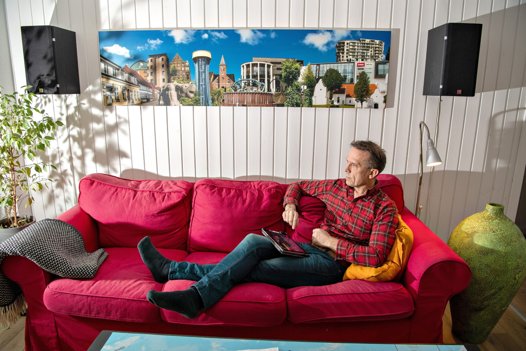Lars Boelt har skrevet bogen på sin iPad over de seneste mange måneder. Ideen til bogen kom, efter han for 1,5 år siden søgte efter erotiske noveller på internettet. Han fandt dog ikke noget, der faldt i hans smag, og derfor endte en novelle til siden at blive en helt bog, der nu udkommer.