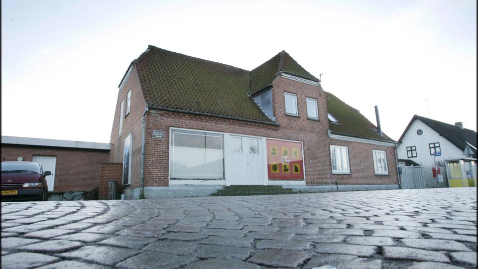 Det er bedre at skubbe døende landsbyer det sidste stykke i graven, end at lade dødskampen trække ud i årevis, siger Jørgen Møller. Arkivfoto