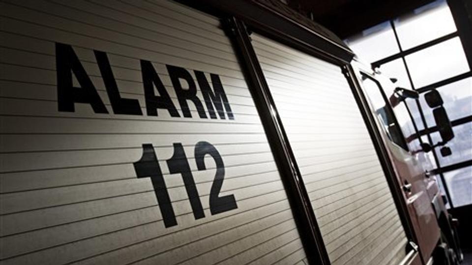 En 15-årig dreng fik antændt et buskads med grillkul. Arkivfoto