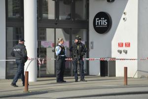 Bombetrussel: Ekstra bombehunde indkaldt - Friis og hovedbibliotek er genåbnet